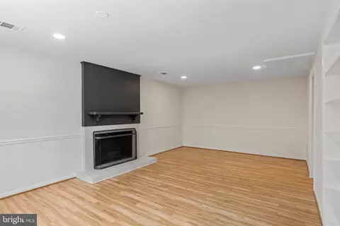 Living - 11310 Handlebar Rd, Reston, VA 20191 photo 10 of 10