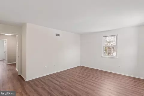 Living - 11310 Handlebar Rd, Reston, VA 20191 photo 7 of 10