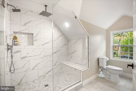 Bath - 11603 Virgate Ln, Reston, VA 20191 photo 11 of 13
