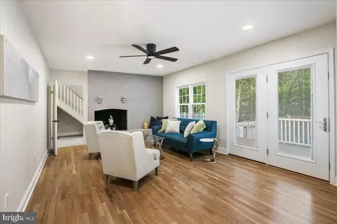 Living - 11603 Virgate Ln, Reston, VA 20191 photo 4 of 5