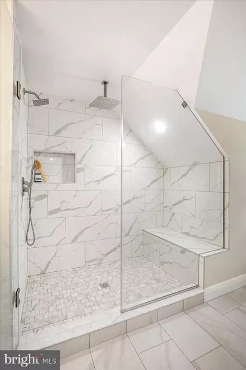 Bath - 11603 Virgate Ln, Reston, VA 20191 photo 12 of 13