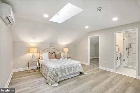 Bedroom - 11603 Virgate Ln, Reston, VA 20191 photo 7 of 8