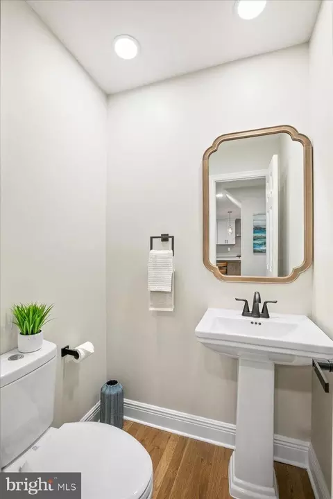 Bath - 11603 Virgate Ln, Reston, VA 20191 photo 1 of 13