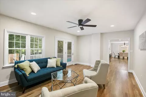 Living - 11603 Virgate Ln, Reston, VA 20191 photo 5 of 5