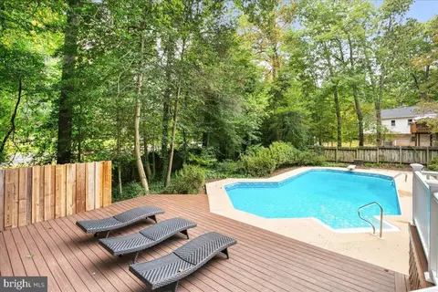 Exterior - 11603 Virgate Ln, Reston, VA 20191 photo 5 of 7