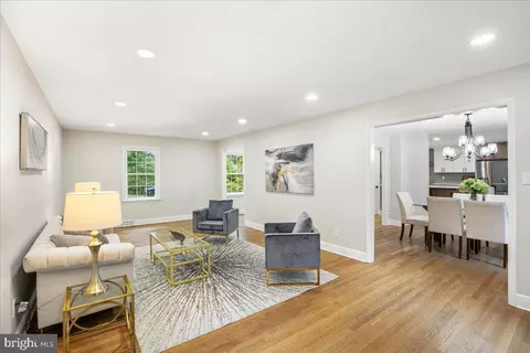 Living - 11603 Virgate Ln, Reston, VA 20191 photo 3 of 5