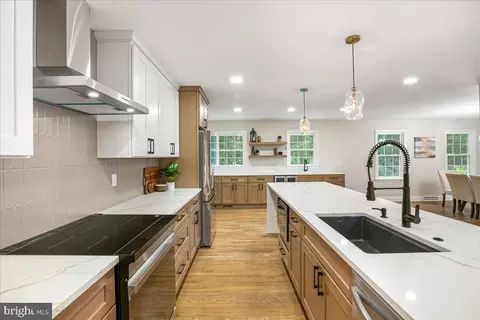 Kitchen - 11603 Virgate Ln, Reston, VA 20191 photo 6 of 6