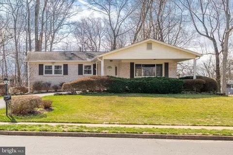 9121 Donna Dean Dr, Springfield, VA 22153