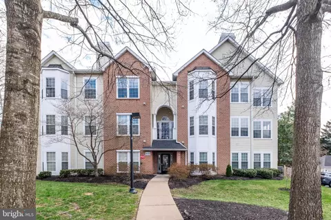 4132 Fountainside Ln #204, Fairfax, VA 22030