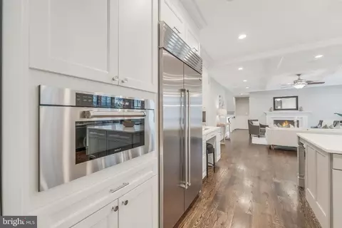 Entry Way - 6805 Lumsden St, Mclean, VA 22101 photo 7 of 30