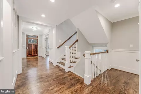 Entry Way - 6805 Lumsden St, Mclean, VA 22101 photo 3 of 30