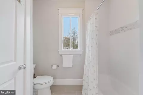 Bath - 6805 Lumsden St, Mclean, VA 22101 photo 7 of 9