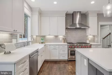 Kitchen - 6805 Lumsden St, Mclean, VA 22101 photo 5 of 10