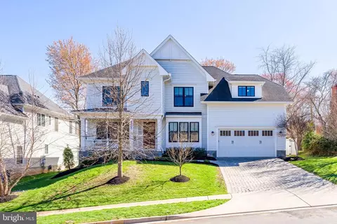 Exterior - 6805 Lumsden St, Mclean, VA 22101 photo 2 of 9