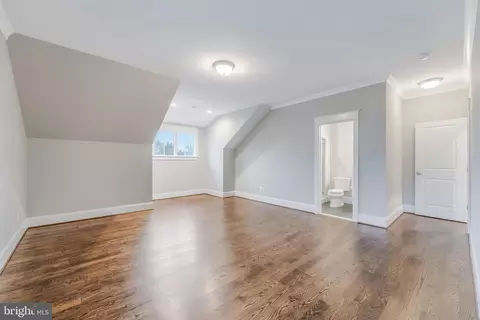 Bedroom - 6805 Lumsden St, Mclean, VA 22101 photo 10 of 14