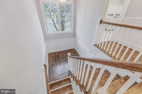 Entry Way - 6805 Lumsden St, Mclean, VA 22101 photo 25 of 30