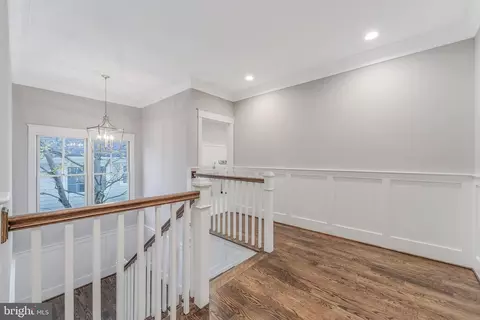 Entry Way - 6805 Lumsden St, Mclean, VA 22101 photo 14 of 30