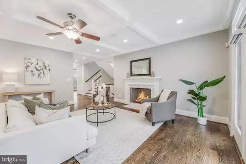 Living - 6805 Lumsden St, Mclean, VA 22101 photo 9 of 9