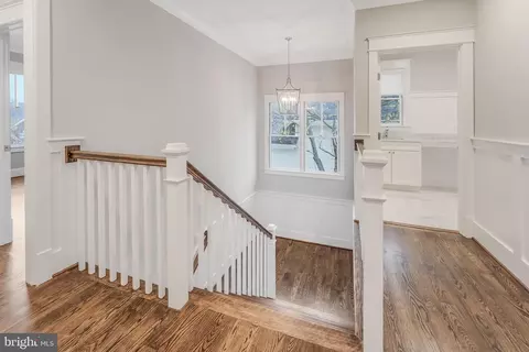 Entry Way - 6805 Lumsden St, Mclean, VA 22101 photo 17 of 30