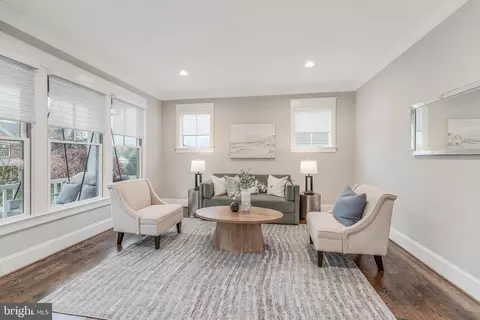 Living - 6805 Lumsden St, Mclean, VA 22101 photo 1 of 9