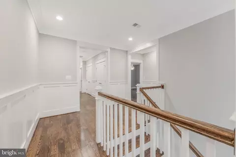 Entry Way - 6805 Lumsden St, Mclean, VA 22101 photo 16 of 30