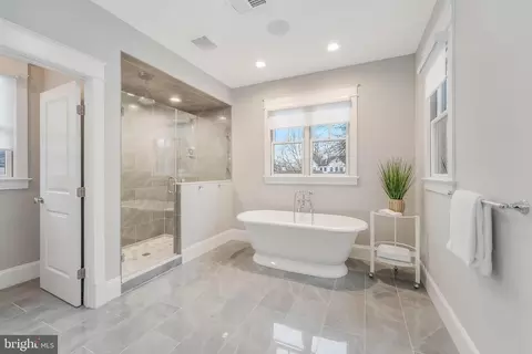 Bath - 6805 Lumsden St, Mclean, VA 22101 photo 5 of 9