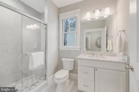 Bath - 6805 Lumsden St, Mclean, VA 22101 photo 1 of 9
