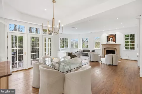 Dining - 904 Mackall Ave, Mclean, VA 22101 photo 3 of 3
