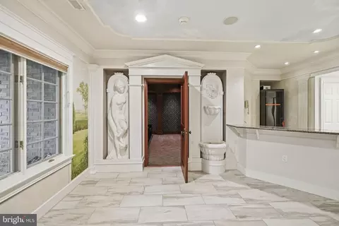Entry Way - 904 Mackall Ave, Mclean, VA 22101 photo 6 of 6