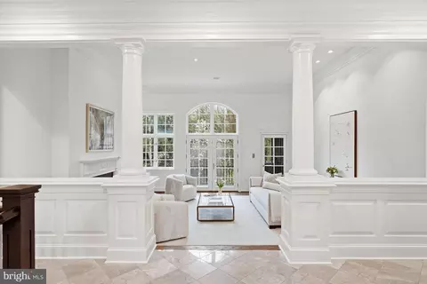 Entry Way - 904 Mackall Ave, Mclean, VA 22101 photo 2 of 6