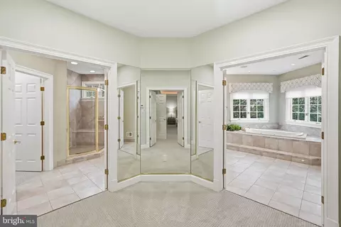 Entry Way - 904 Mackall Ave, Mclean, VA 22101 photo 5 of 6