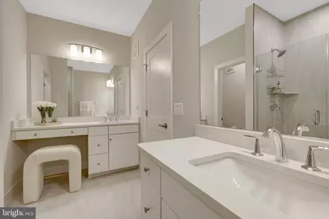 Bath - 1694 Bandit Loop #17B, Reston, VA 20190 photo 1 of 4