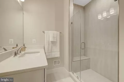 Bath - 1694 Bandit Loop #17B, Reston, VA 20190 photo 2 of 4