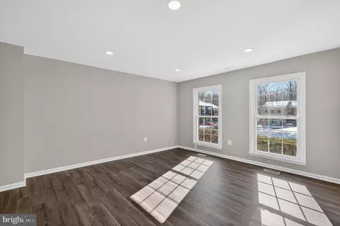 6639 Green Ash Dr, Springfield, VA 22152 photo 5