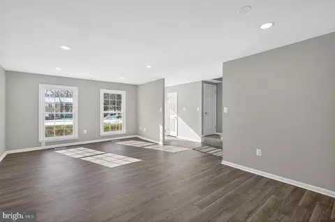 6639 Green Ash Dr, Springfield, VA 22152 photo 13