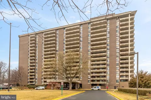 1800 Old Meadow Rd #303, Mclean, VA 22102