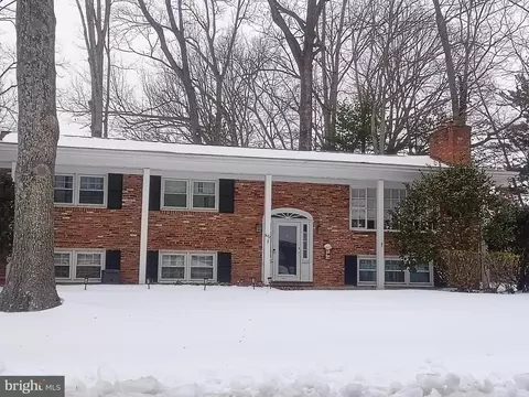 9128 Glenbrook Rd, Fairfax, VA 22031