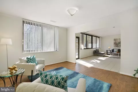 3713 S George Mason Dr #T5W, Falls Church, VA 22041