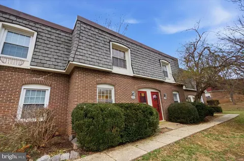 8141 Kingsway Ct #289, Springfield, VA 22152