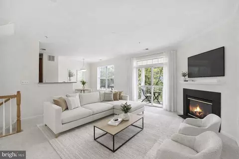 13040 Cabin Creek Rd #13040, Herndon, VA 20171