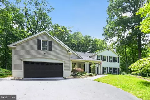 11728 Stuart Mill Rd, Oakton, VA 22124
