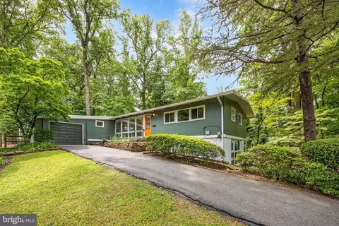 3419 Fiddlers Grn, Falls Church, VA 22044
