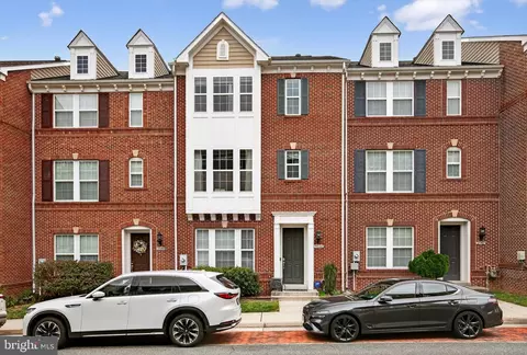 2044 Blunt Ln, Alexandria, VA 22303