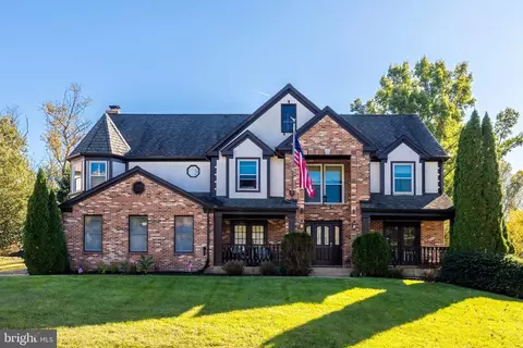 11681 Gilman Ln, Herndon, VA 20170