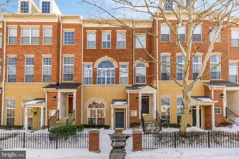 1887 Crescent Park Dr #111A, Reston, VA 20190