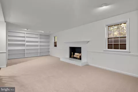 Living - 1317 Merrie Ridge Rd, Mclean, VA 22101 photo 8 of 10