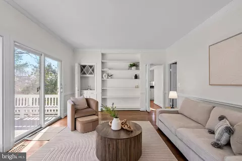 Living - 1317 Merrie Ridge Rd, Mclean, VA 22101 photo 5 of 10
