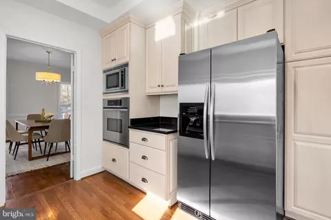 Kitchen - 1317 Merrie Ridge Rd, Mclean, VA 22101 photo 4 of 7