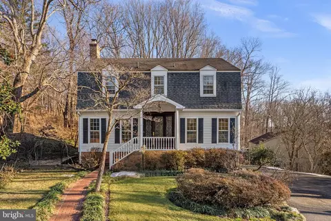 1317 Merrie Ridge Rd, Mclean, VA 22101
