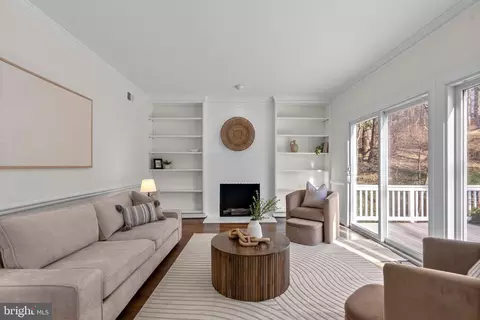 Living - 1317 Merrie Ridge Rd, Mclean, VA 22101 photo 4 of 10